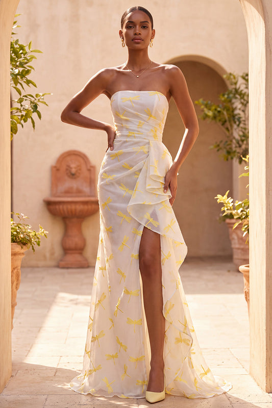 Robe de soirée longue sirène ivoire sans bretelles avec volants, fronces, fente et traîne balai