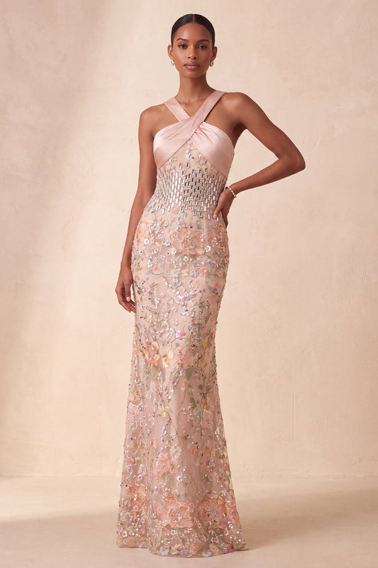 Robe de soirée longue, fourreau, rose fard, à sequins, strass et broderies florales, coupe licou