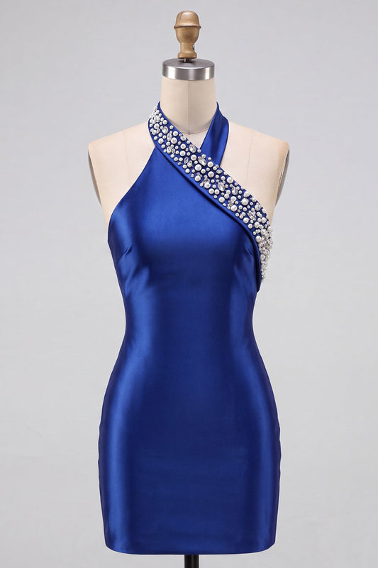 Robe de soirée courte moulante bleu roi avec perles et strass et décolleté licou