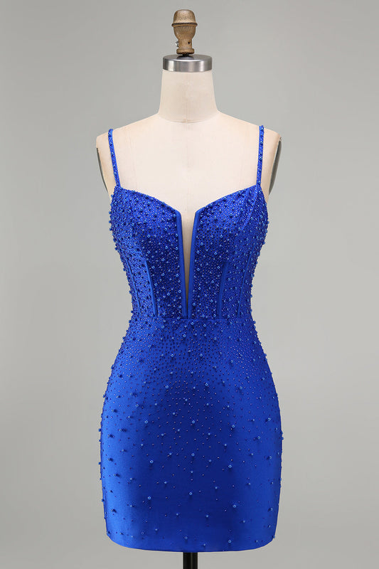 Robe de soirée courte moulante bustier orné de perles bleu roi