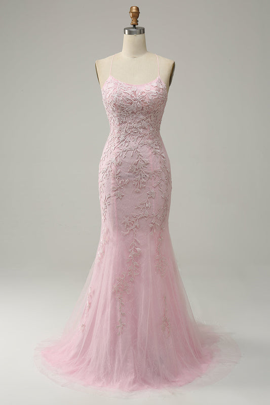 Robe de soirée sirène longue rose clair à bretelles spaghetti et appliques