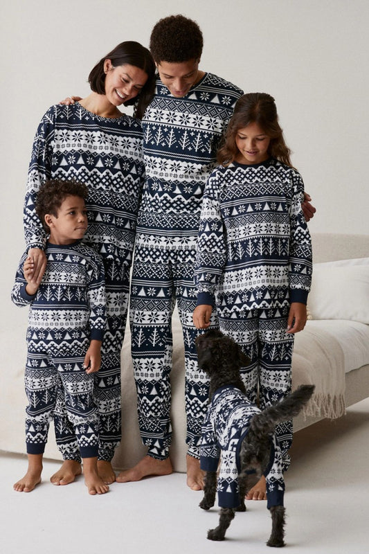 Pyjamas de Noël flocons de neige et sapins pour toute la famille, couleur marine