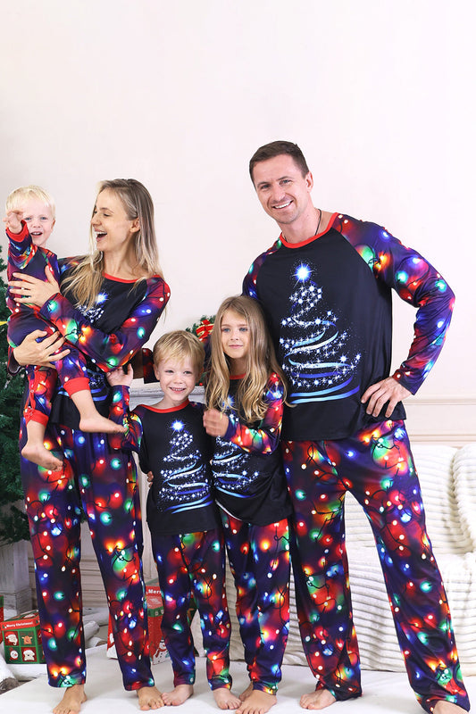 Pyjamas de Noël assortis pour la famille avec imprimé d'arbres et lumières de la Marine