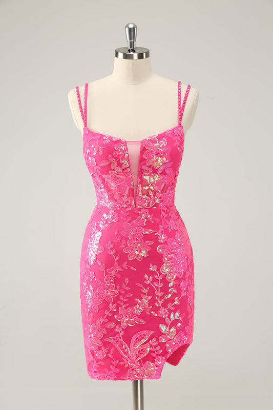 Magnifique robe de bal courte moulante rose vif pailletée à lacets avec fente