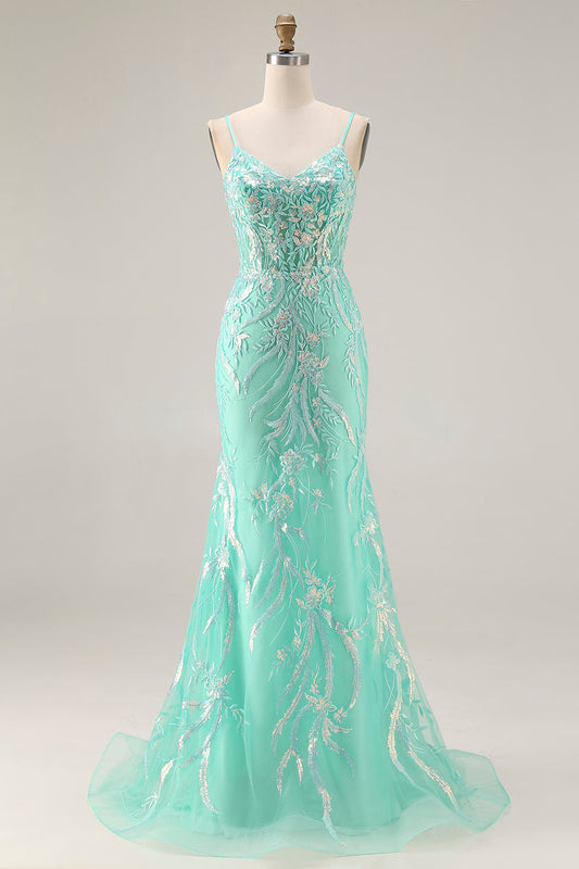 Robe de bal longue en tulle vert menthe à broderies, corset et sequins sirène