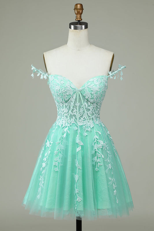 Jolie robe de bal courte menthe ligne A à fines bretelles avec appliqués