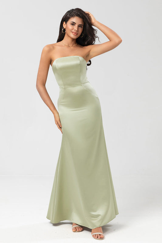 Robe de demoiselle d'honneur fourreau en satin sans bretelles verte
