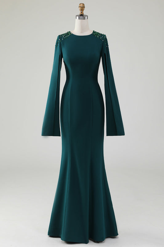 Robe longue sirène vert foncé à encolure ronde et manches cape ornées de perles