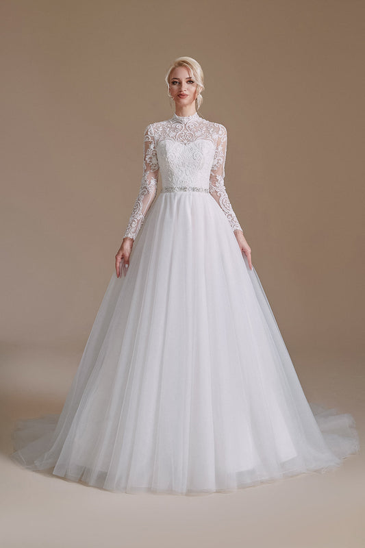 Robe de mariée blanche trapèze à col montant et manches longues en dentelle