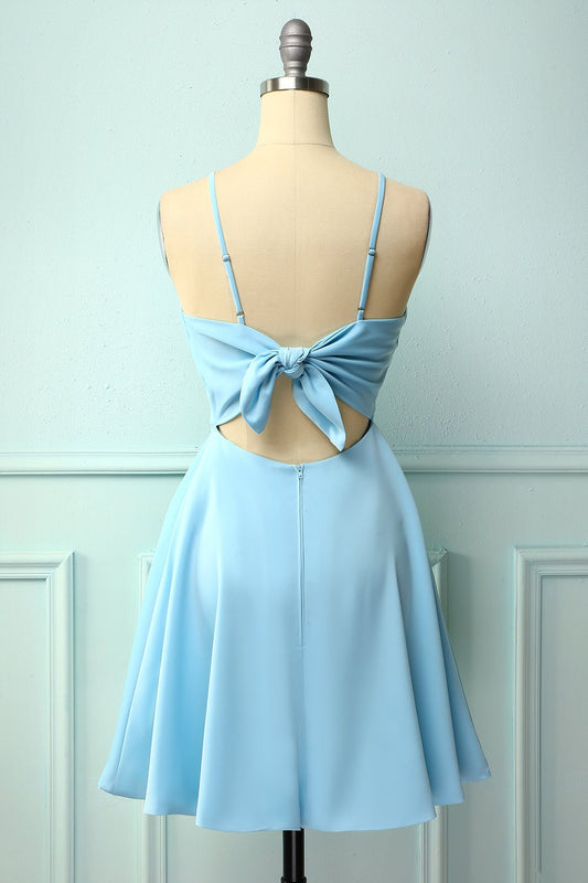 Robe de cocktail bleue dos nu