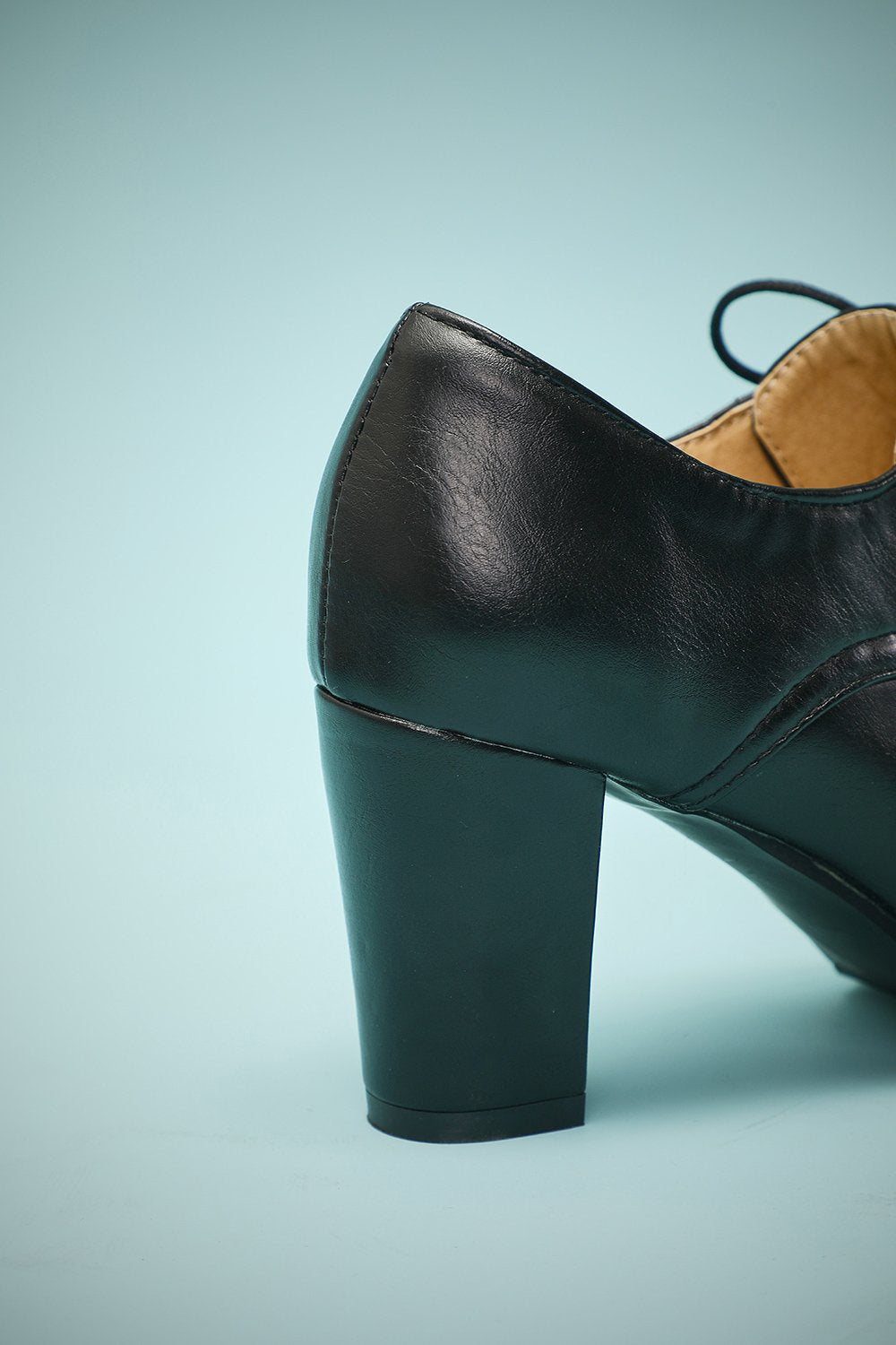 Talons épais en cuir noir