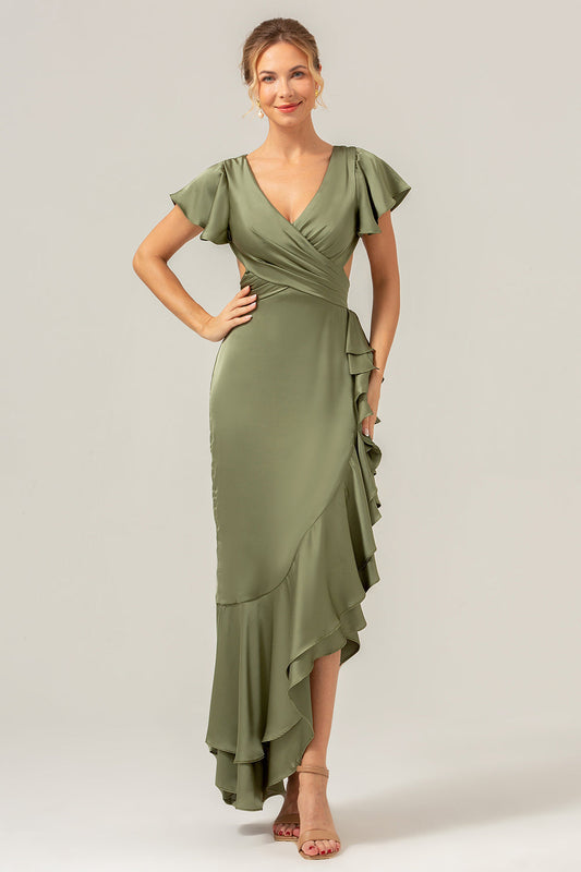 Robe de demoiselle d'honneur asymétrique en satin vert olive avec décolleté en V, fente et volants
