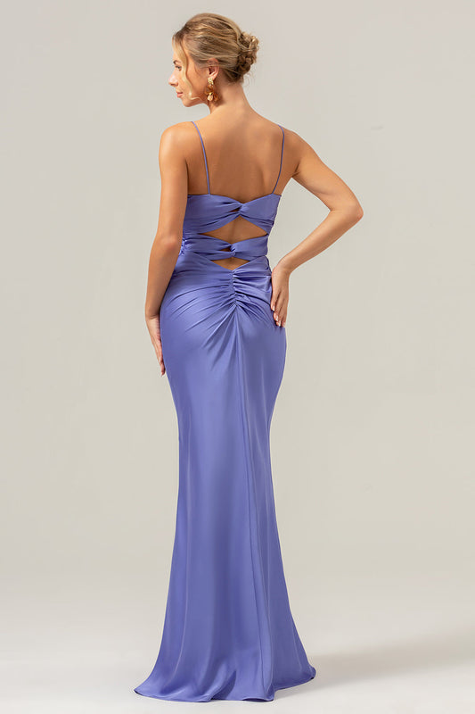 Robe de demoiselle d'honneur violette sirène à fines bretelles, évidée et torsadée sur le devant