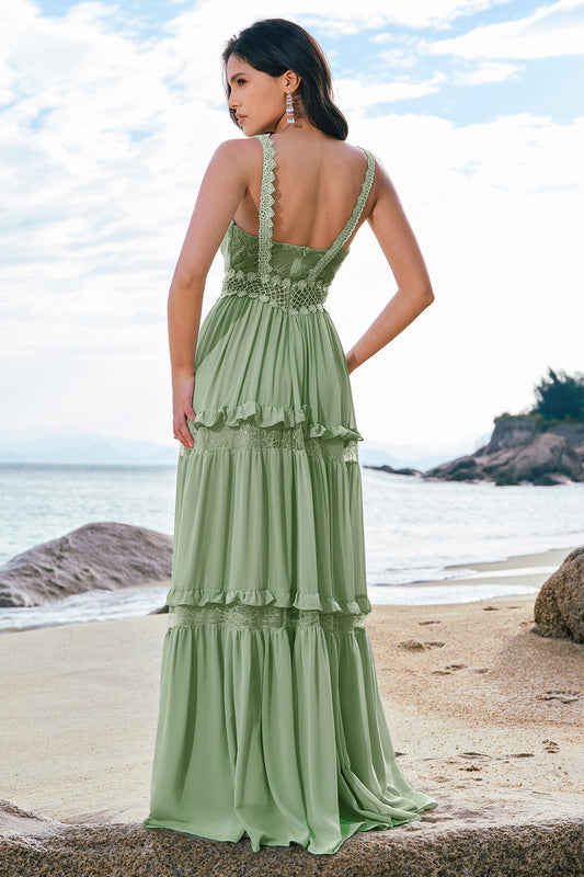 Robe longue de demoiselle d'honneur trapèze verte à volants floraux et dentelle