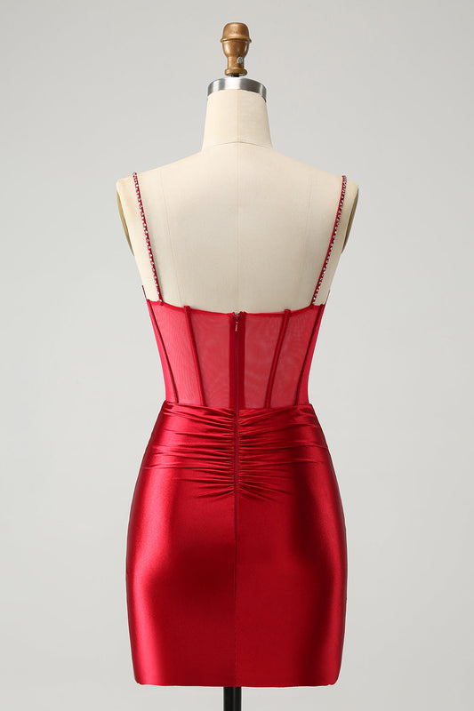 Robe de bal courte en satin et corset perlé rouge foncé pailleté