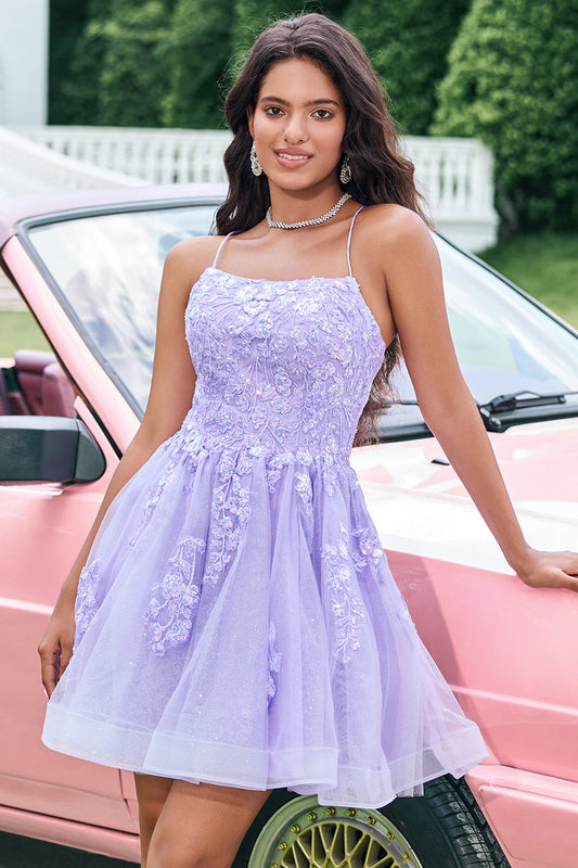 Robe de bal courte trapèze lilas à paillettes mignonnes avec appliqués et lacets au dos