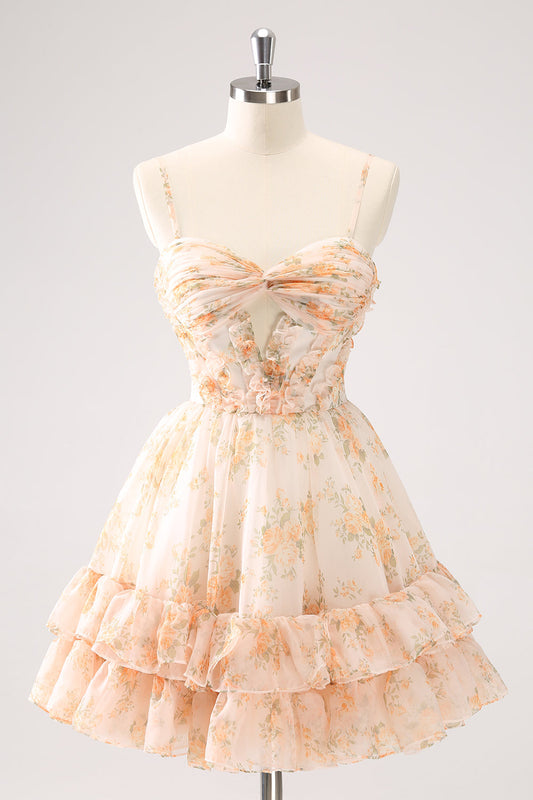 Robe de bal courte évasée jaune avec volants et torsade florale sur le devant