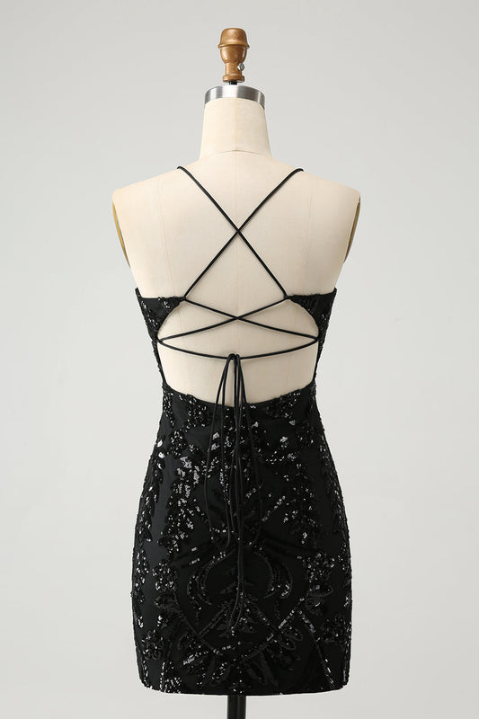 Robe de bal moulante noire à fines bretelles avec paillettes et sequins