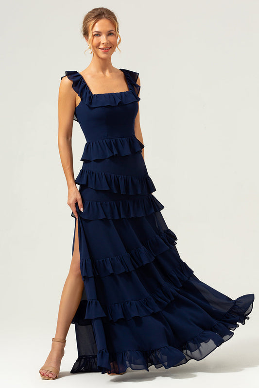 Vestido largo de dama de honor de gasa escalonado con cuello cuadrado y corte A en azul marino oscuro