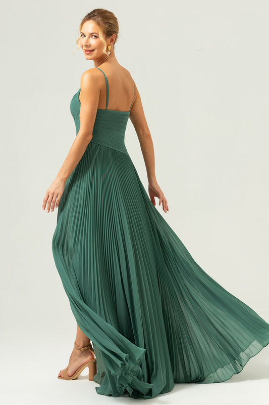 Robe de demoiselle d'honneur trapèze en mousseline plissée eucalyptus à fines bretelles avec fente