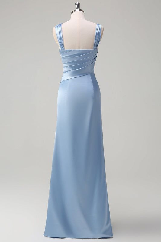 Robe longue de demoiselle d'honneur élégante bleu ciel, fourreau en satin plissé, avec fente.