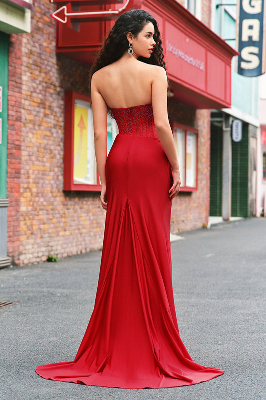 Robe de bal longue rouge sirène bustier ornée de perles avec fente