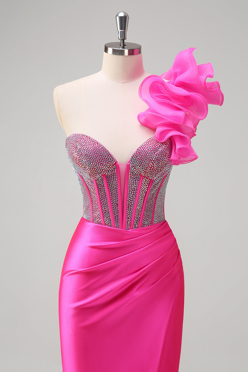 Robe de soirée longue sirène asymétrique fuchsia pailletée avec volants amovibles et fente