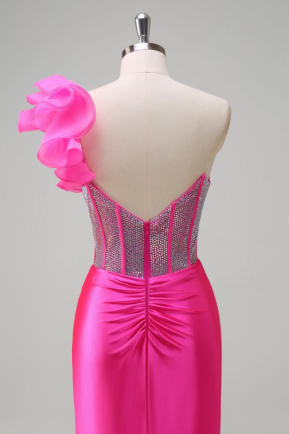 Robe de soirée longue sirène asymétrique fuchsia pailletée avec volants amovibles et fente