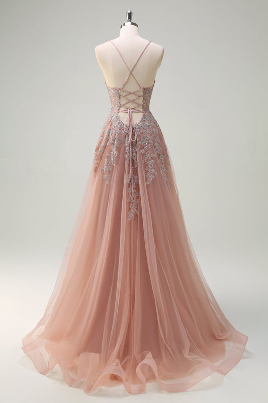 Robe de bal longue en fard à joues avec bretelles spaghetti, dos lacé et appliqués, avec fente