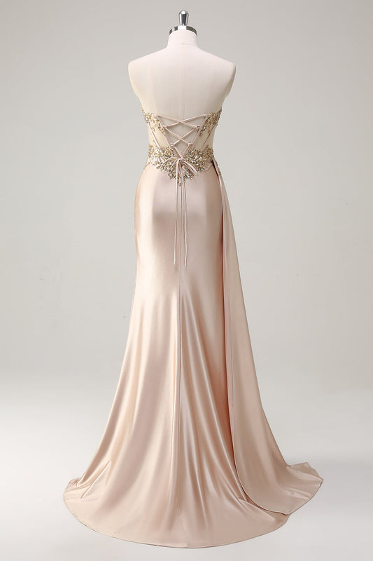 Robe de bal sirène bustier en satin champagne avec cape latérale et sequins