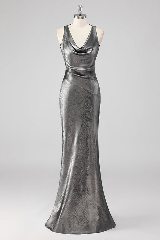 Robe de soirée fourreau gris argenté à col découpé