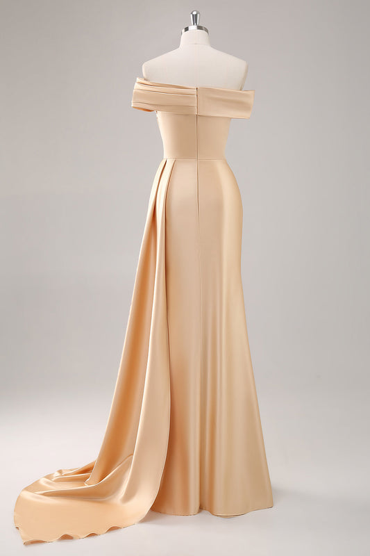 Robe de soirée longue satinée champagne plissée asymétrique