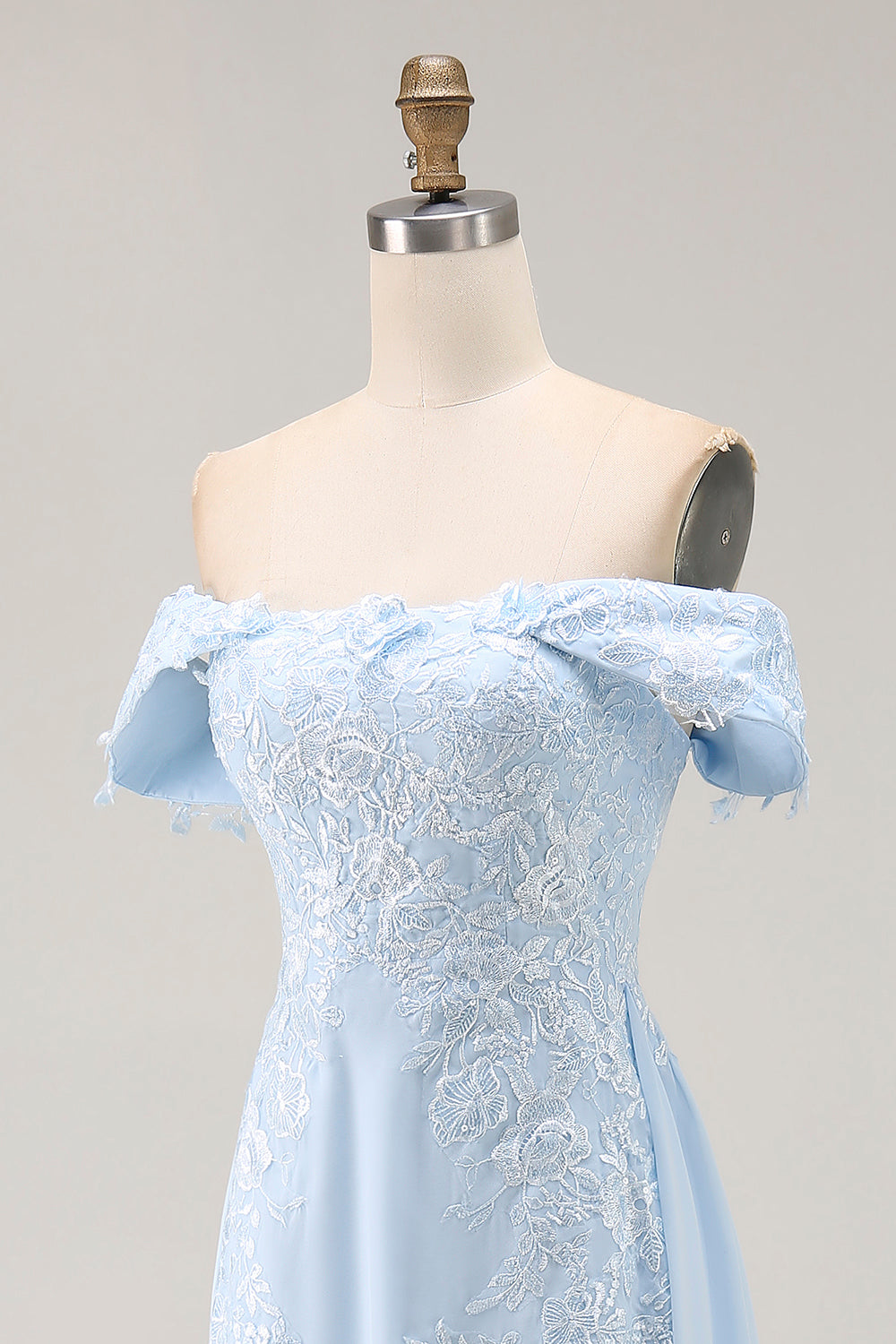 Robe de soirée longue fourreau en mousseline de soie bleu ciel élégante, épaules dénudées, ornée d'appliqués en dentelle, pour mère de la mariée