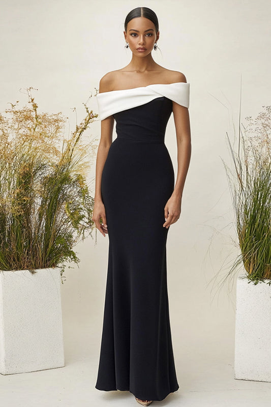 Robe de soirée fourreau noire en satin mat à épaules dénudées
