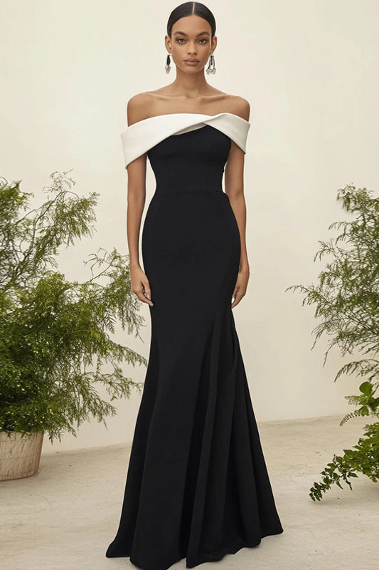 Robe de soirée fourreau noir mat satiné contrastant à épaules dénudées