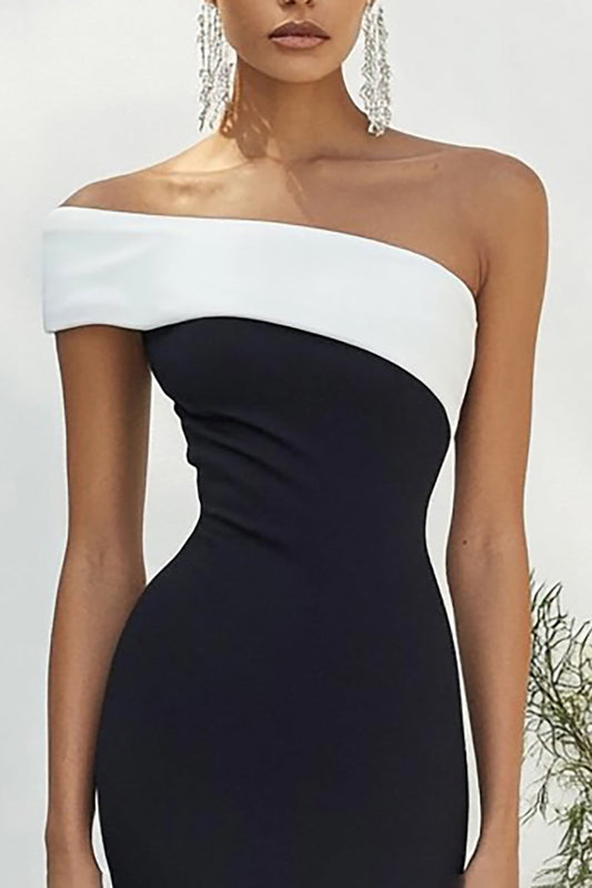 Robe fourreau longue de soirée noir mat en satin sans bretelles