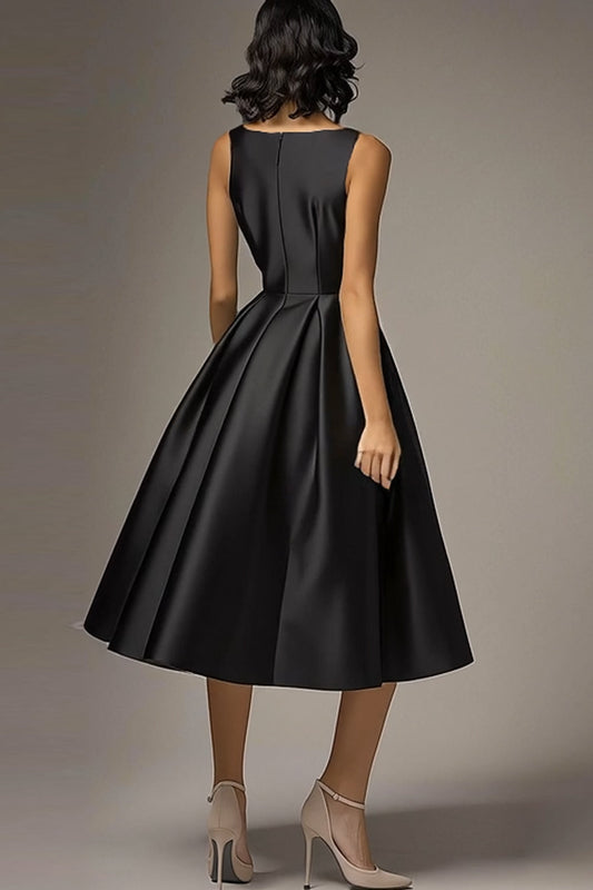 Robe de soirée midi plissée en satin coupe trapèze noire