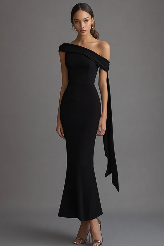 Robe de soirée fourreau asymétrique en crêpe