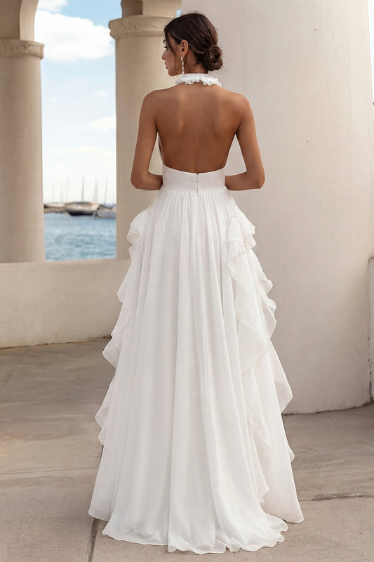 Robe de soirée longue blanche trapèze à col américain, volants et fente haute