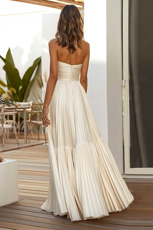 Robe longue plissée bustier ligne A couleur champagne pour invitée de mariage