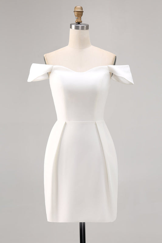Robe de graduation en satin blanc moulante et à épaules dénudées