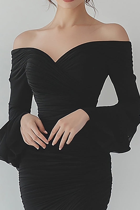 Robe de soirée longue en mousseline noire à manches longues et volants