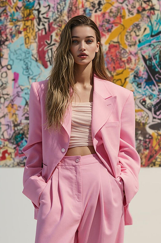Costumes de bal pour femmes en satin rose avec revers pointus et poches