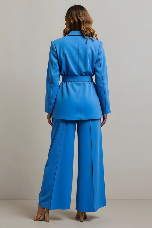 Costume de bal deux pièces bleu à revers crantés avec ceinture pour femme