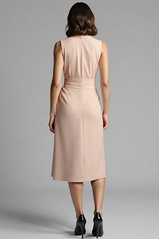 Robe de travail fourreau mi-longue couleur champagne à revers crantés avec ceinture