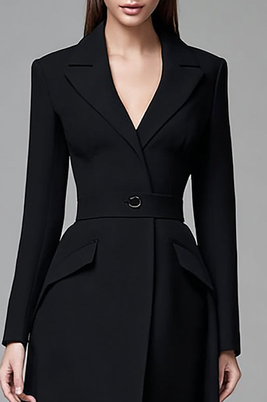 Robe blazer courte noire à manches longues et revers crantés
