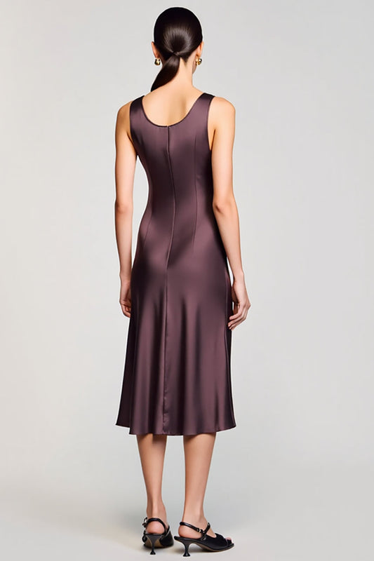 Robe fourreau midi marron à col carré pour invitée de mariage