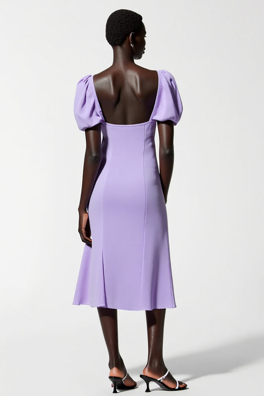 Robe midi violette évasée à manches bouffantes pour invitée de mariage