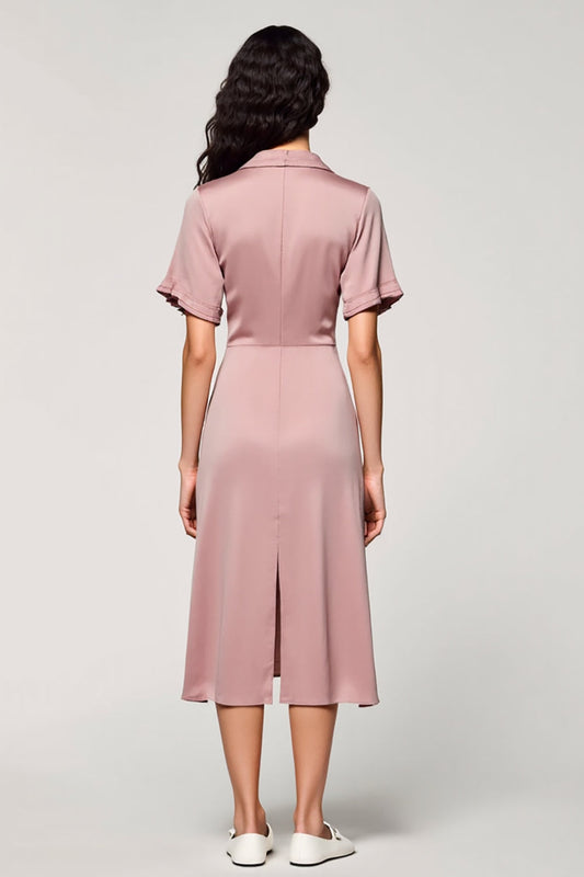 Robe de travail midi rose à revers et coupe trapèze