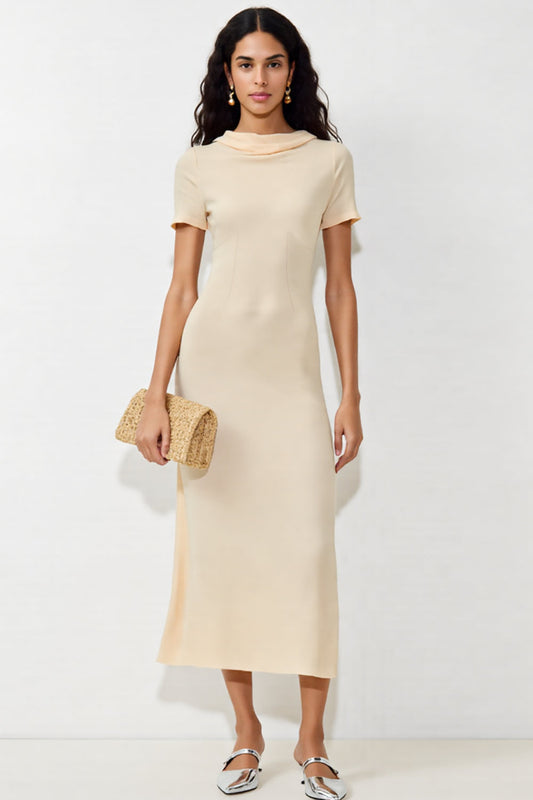 Robe midi fourreau abricot simple pour invitée de mariage avec fente